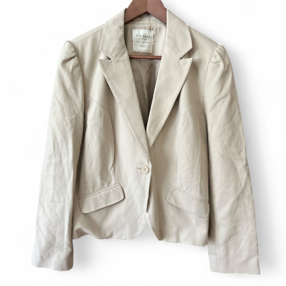 Old Navy Clothing Co. Tan Lined One Button Women’s Blazer size XL
NWOT